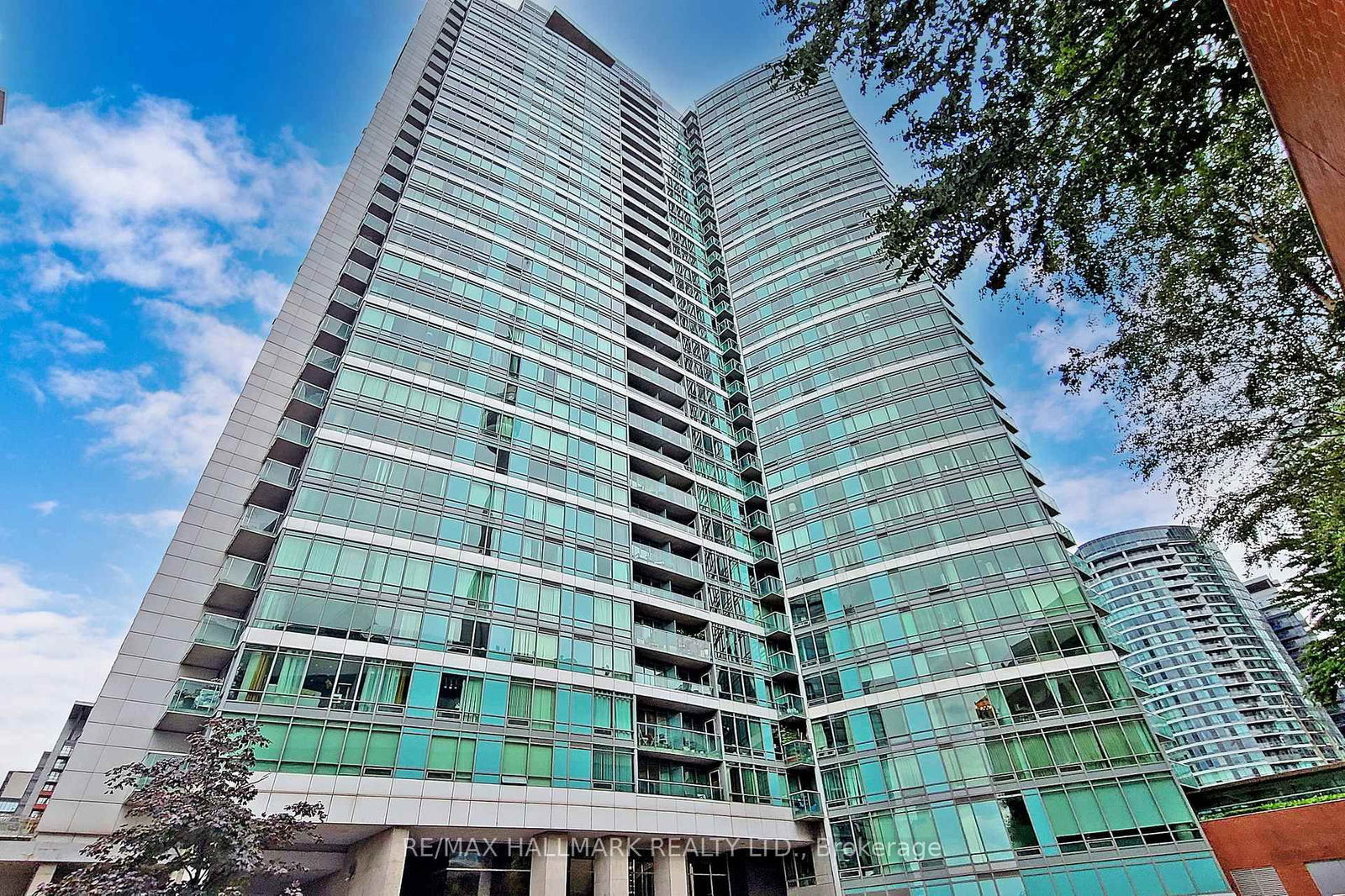 Condo for lease at 2116-81 Navy Wharf Court, Toronto, Waterfront Communities C1, M5V 3S2 - MLS: C12121340