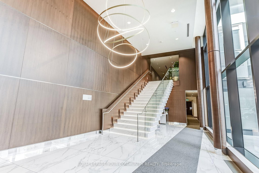 2015 - 95 Mcmahon Drive 4