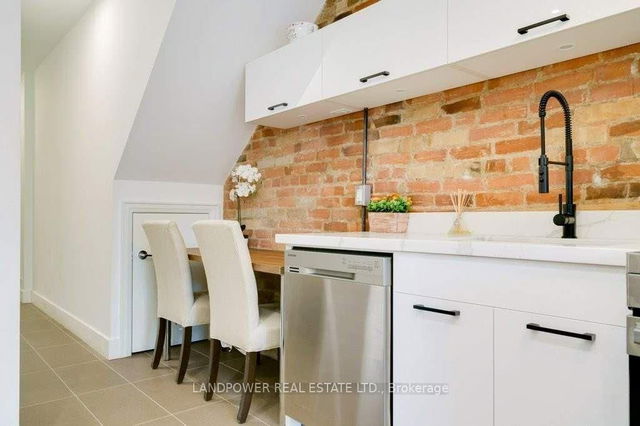 Main - 236 Grace Street