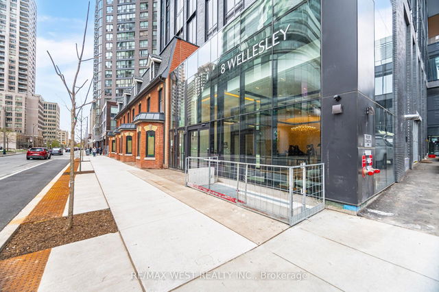 3505 - 8 Wellesley Street