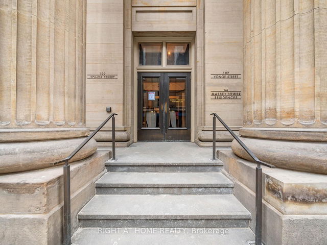 5607 - 197 Yonge Street