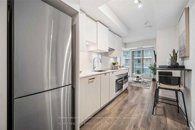 2002 - 195 Redpath Avenue