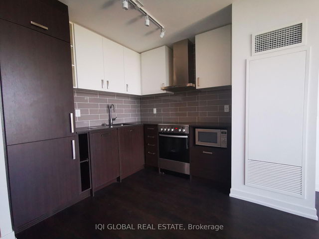 2712 - 125 Redpath Avenue