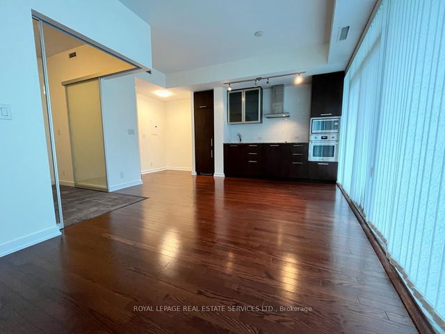 1811 - 12 York Street