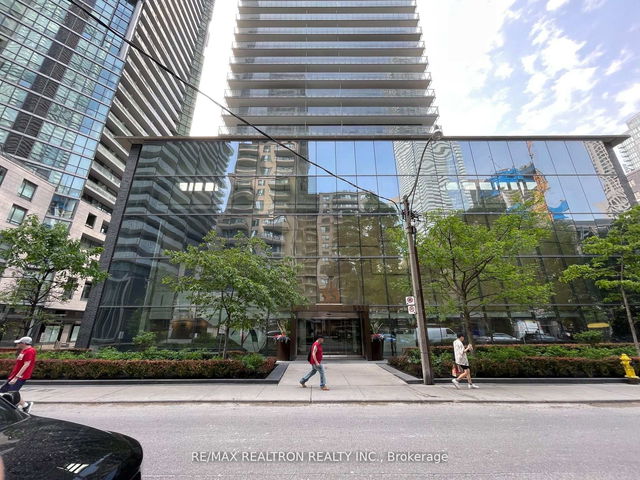 3610 - 33 Charles Street