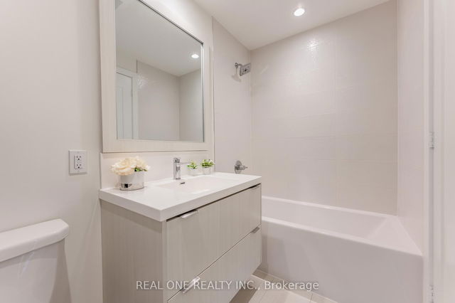 303 - 80 Vanauley Street