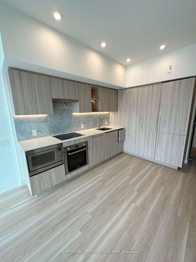 3201 - 19 Bathurst Street