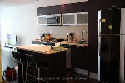 Unit 603 — 386 Yonge St, Toronto - Bay Street Corridor image-0-2