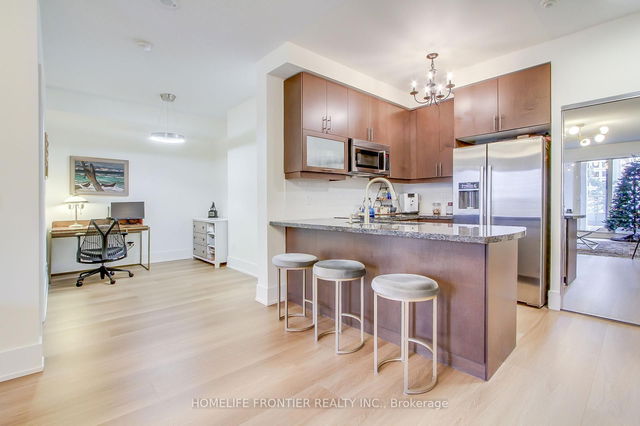 710 - 35 Balmuto Street