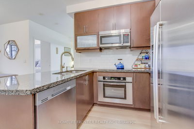 Unit 710 — 35 Balmuto St, Toronto - Bay Street Corridor image-0-2