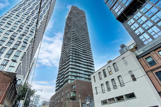414 - 100 Dalhousie Street
