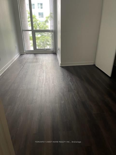 2nd Bed - 422 Lake Shore G03 Boulevard