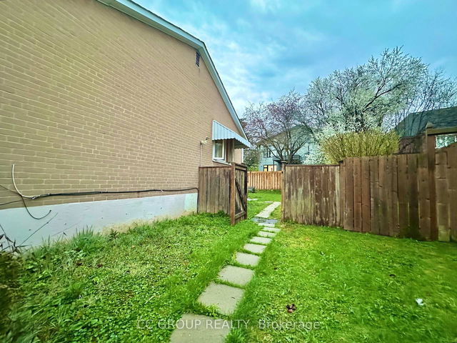 5 Cedarbank Crescent