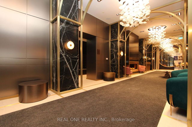 1006 - 771 Yonge Street