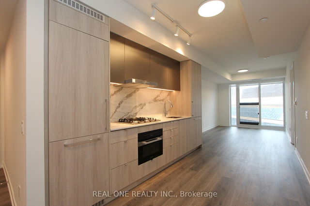 1006 - 771 Yonge Street