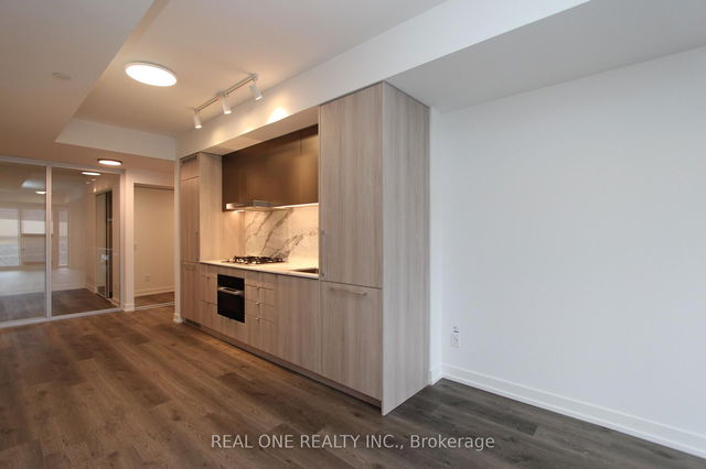 1006 - 771 Yonge Street