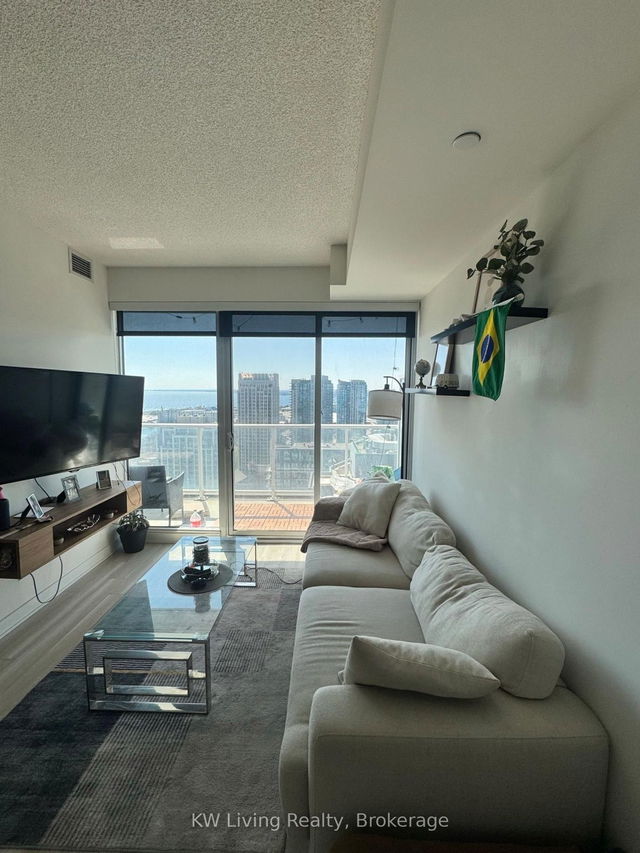 4001 - 19 Bathurst Street