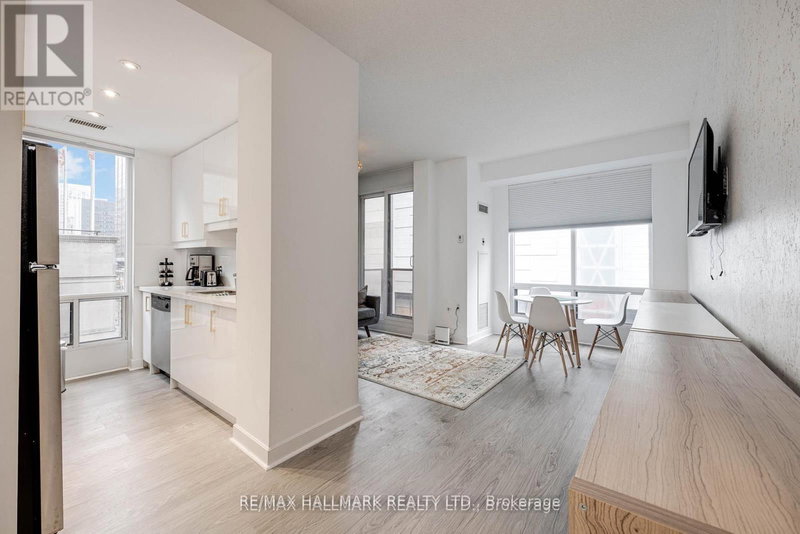 402 - 85 Bloor St E, Toronto, M4W 3Y1 | Image 3