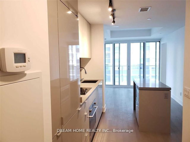 810 - 7 grenville Street