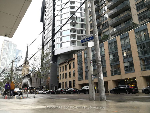 1207 - 68 Shuter Street