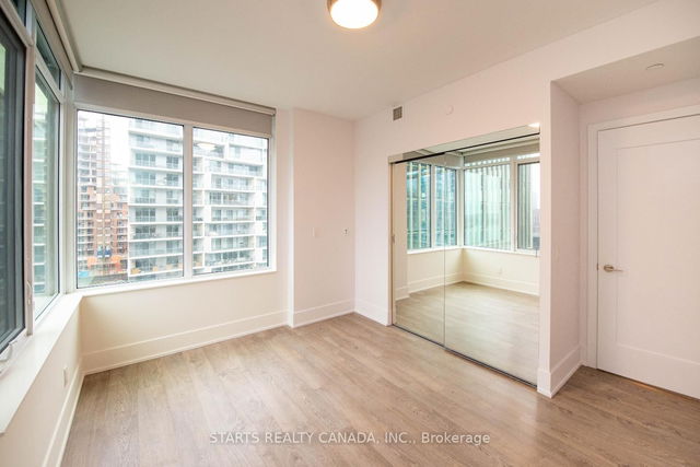 722 - 1 Edgewater Drive