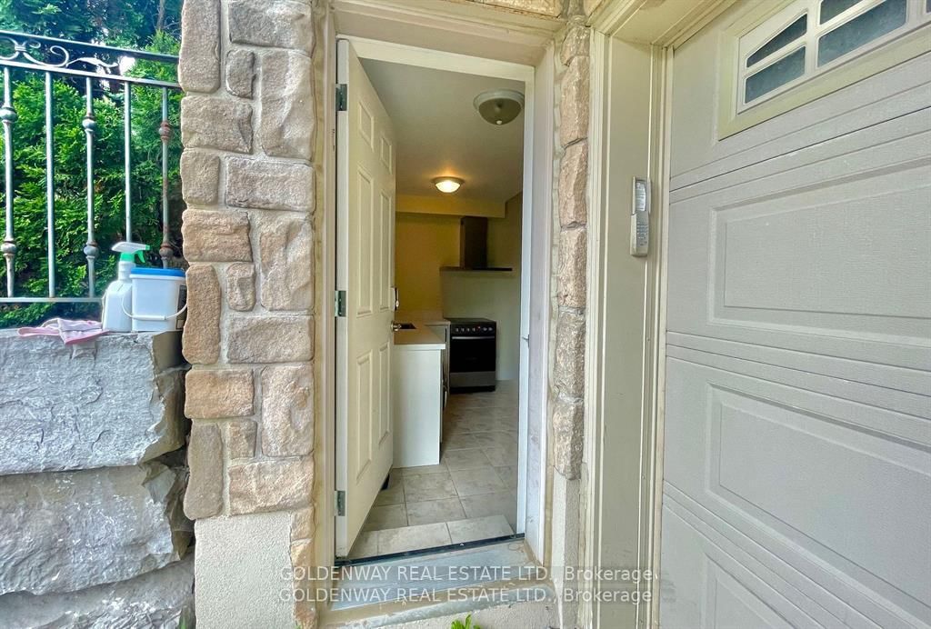 Detached House for lease at 5 Geranium Court, Toronto, Newtonbrook East, M2M 0A2 - MLS: C12123302