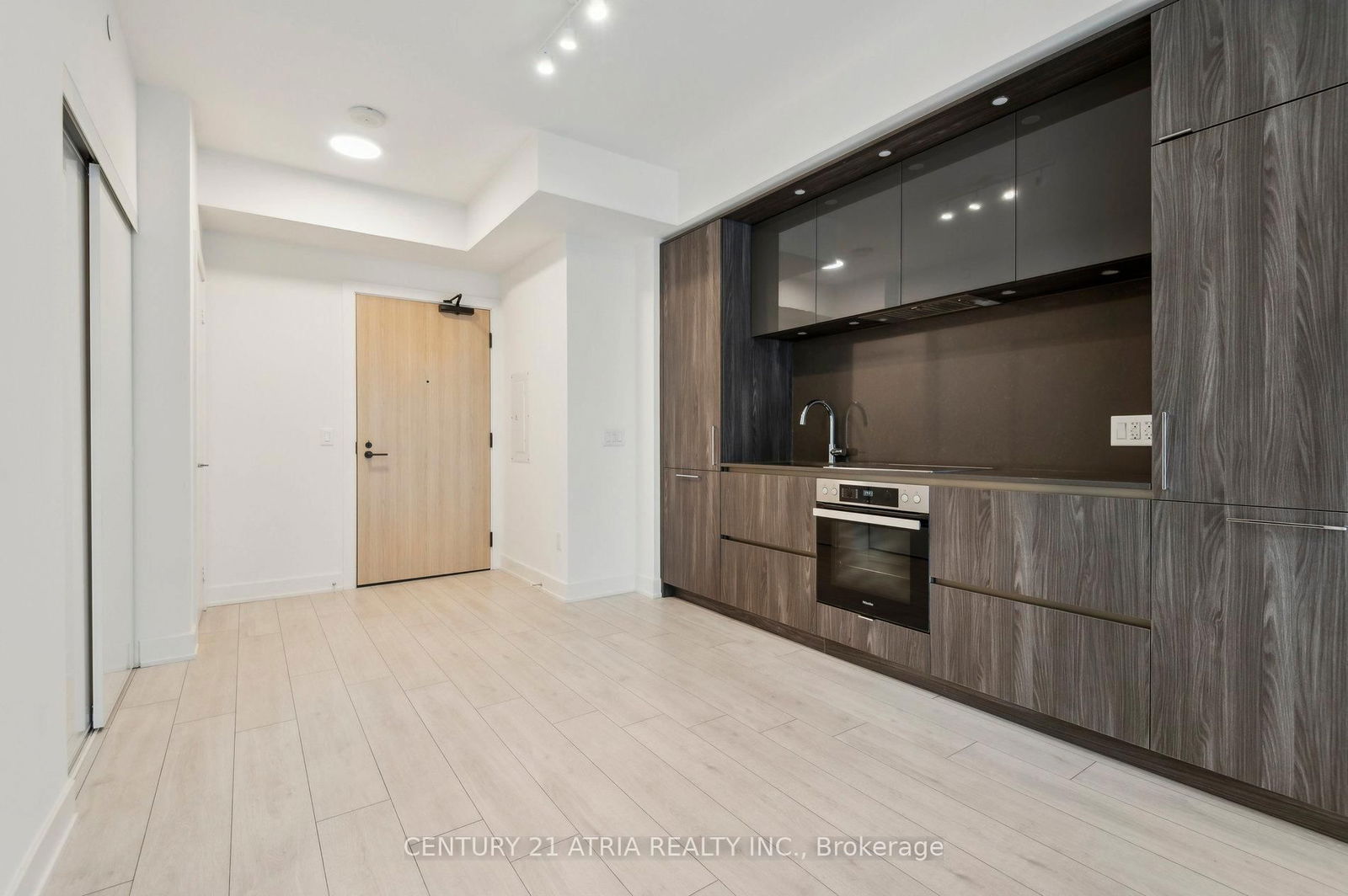 Condo for lease at 1215-35 Mercer Street, Toronto, Waterfront Communities C1, M5V 3C6 - MLS: C12123591