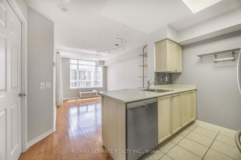 home for lease on 2902-155 Beecroft Road