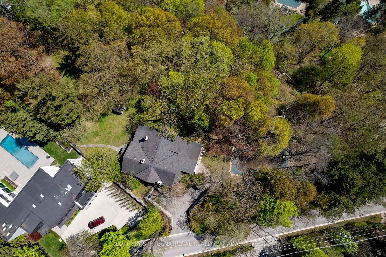 Detached House for sale at 27 Old Yonge Street, Toronto, Bridle Path-Sunnybrook-York Mills, M2P 1P6 - MLS: C12123706