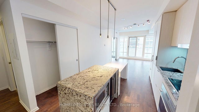 4407 - 1 BLOOR Street