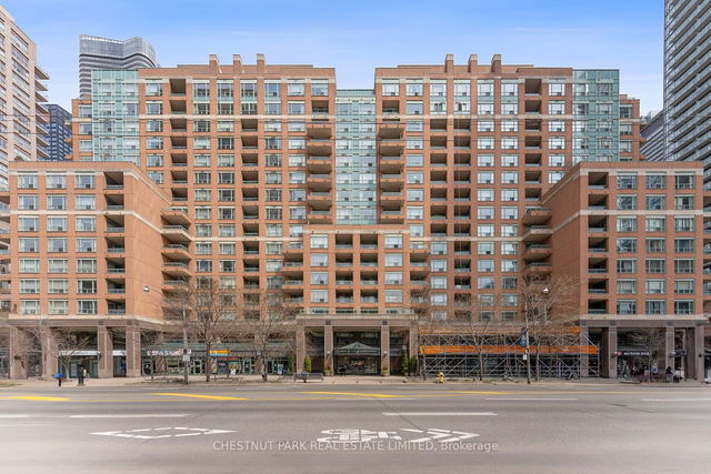 1610 - 889 Bay Street