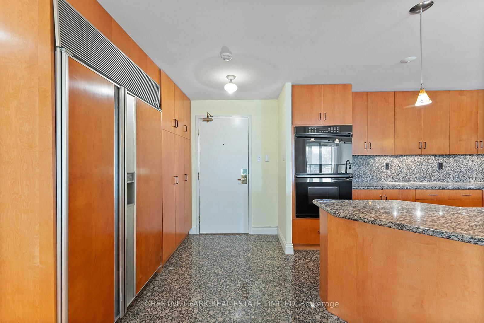 Condo for sale at 1610-889 Bay Street, Toronto, Bay Street Corridor, M5S 3K5 - MLS: C12123996