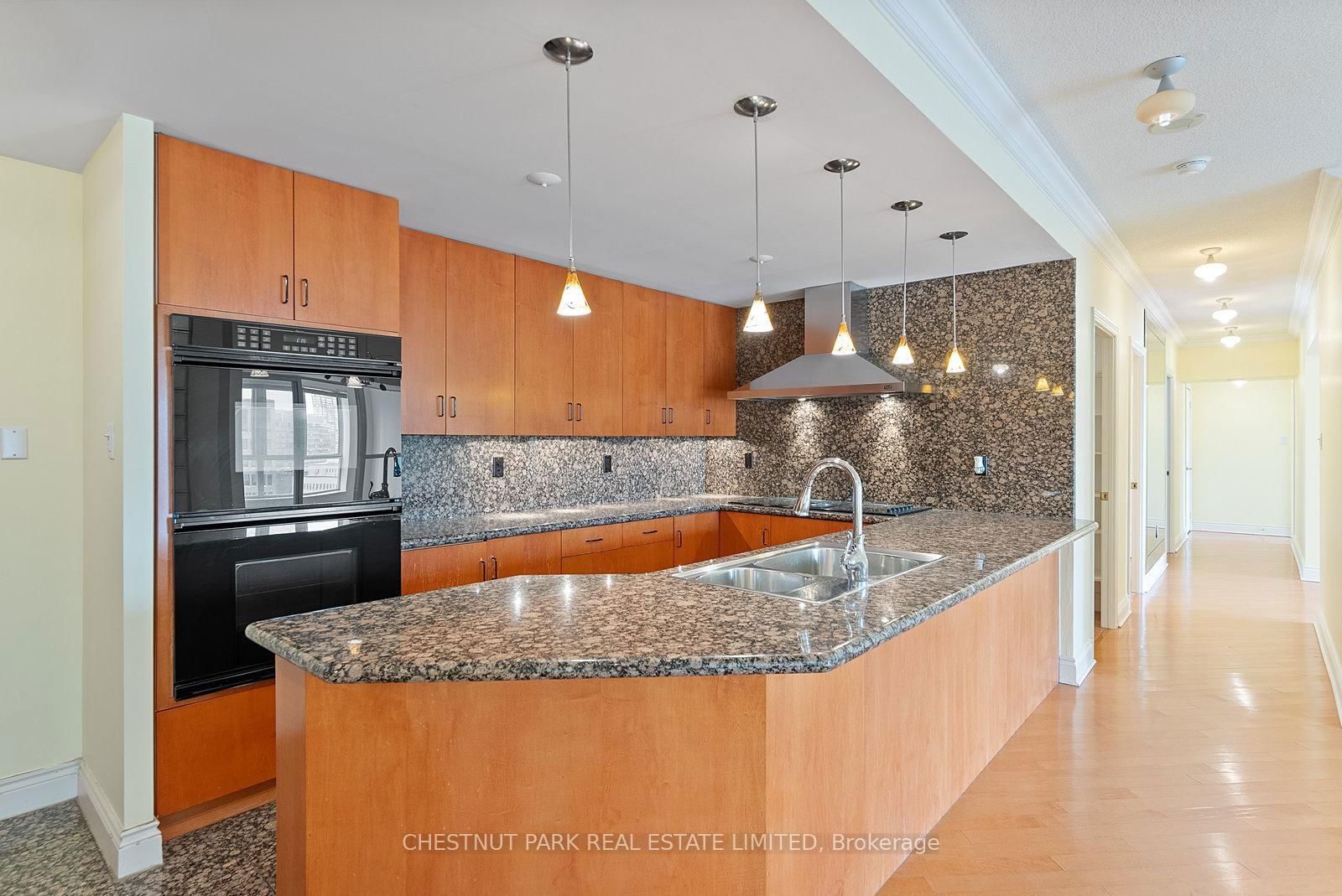 Condo for sale at 1610-889 Bay Street, Toronto, Bay Street Corridor, M5S 3K5 - MLS: C12123996