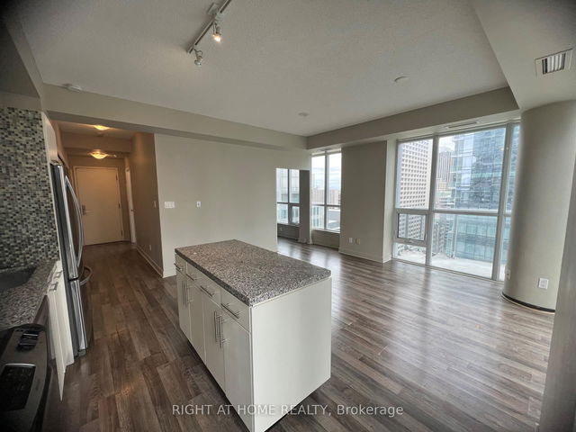 2008 - 126 Simcoe Street