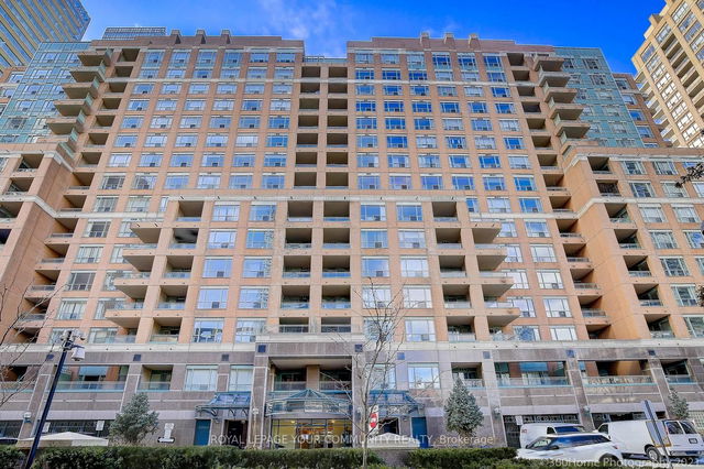 512 - 889 Bay Street