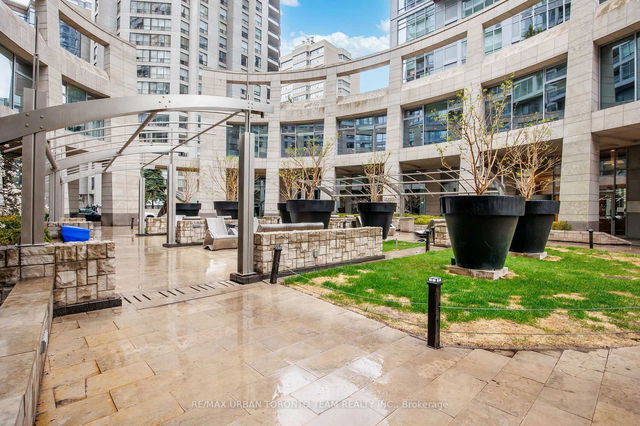 1110 - 2191 Yonge Street