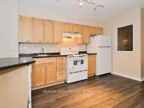 102 - 75 Dalhousie Street