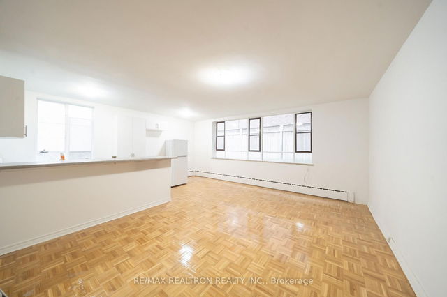 305 - 77 Erskine Avenue