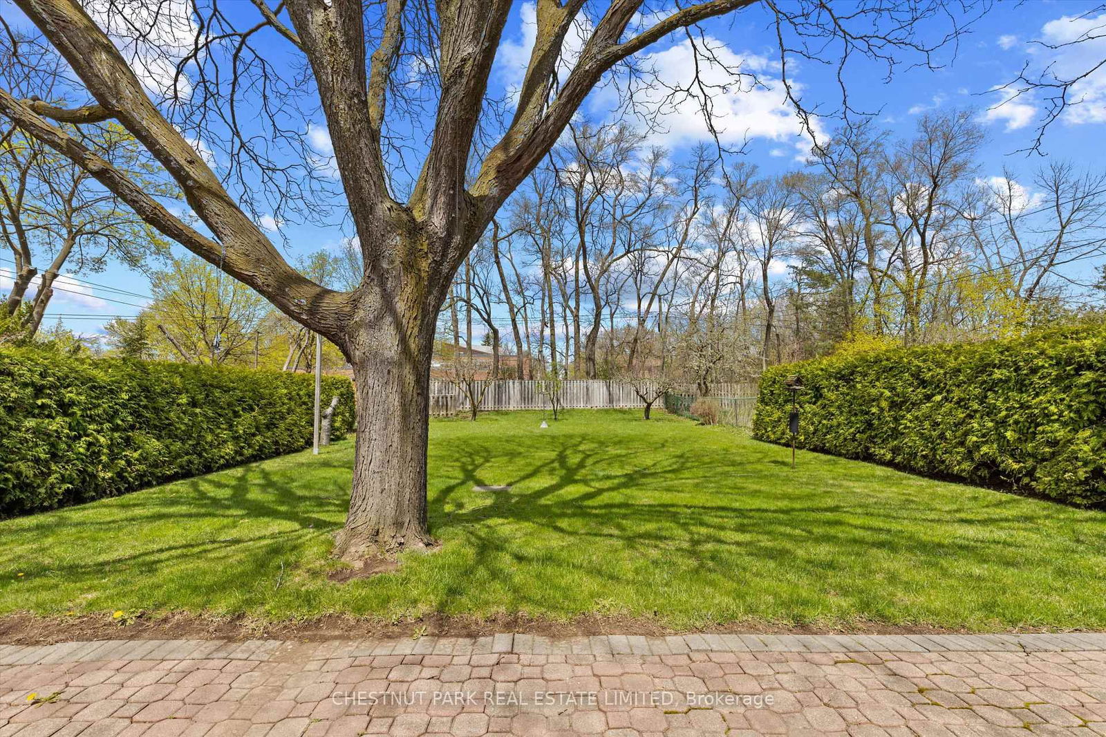 Detached House for sale at 16 Everingham Court, Toronto, Newtonbrook East, M2M 2J5 - MLS: C12124488