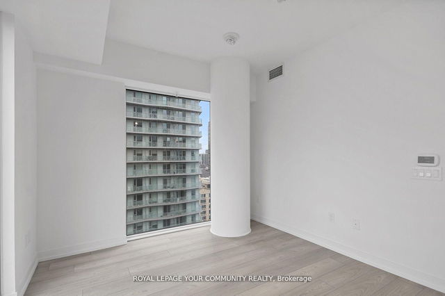 2712 - 82 Dalhousie Street
