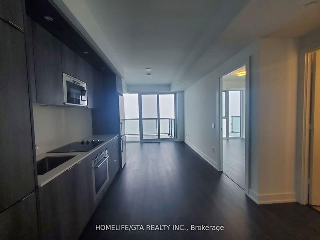 3806 - 30 Inn On The Park Drive