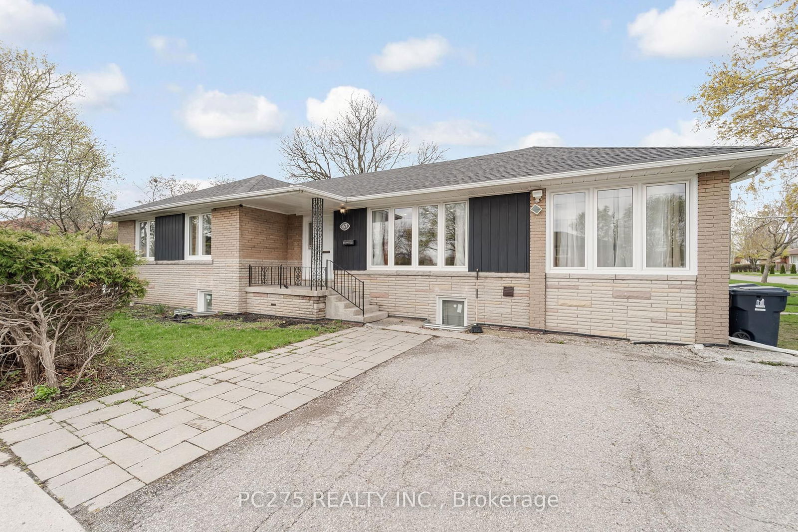 Detached House for sale at 67 Acton Avenue, Toronto, Bathurst Manor, M3H 4H2 - MLS: C12124935