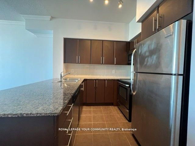 917 - 525 Wilson Avenue