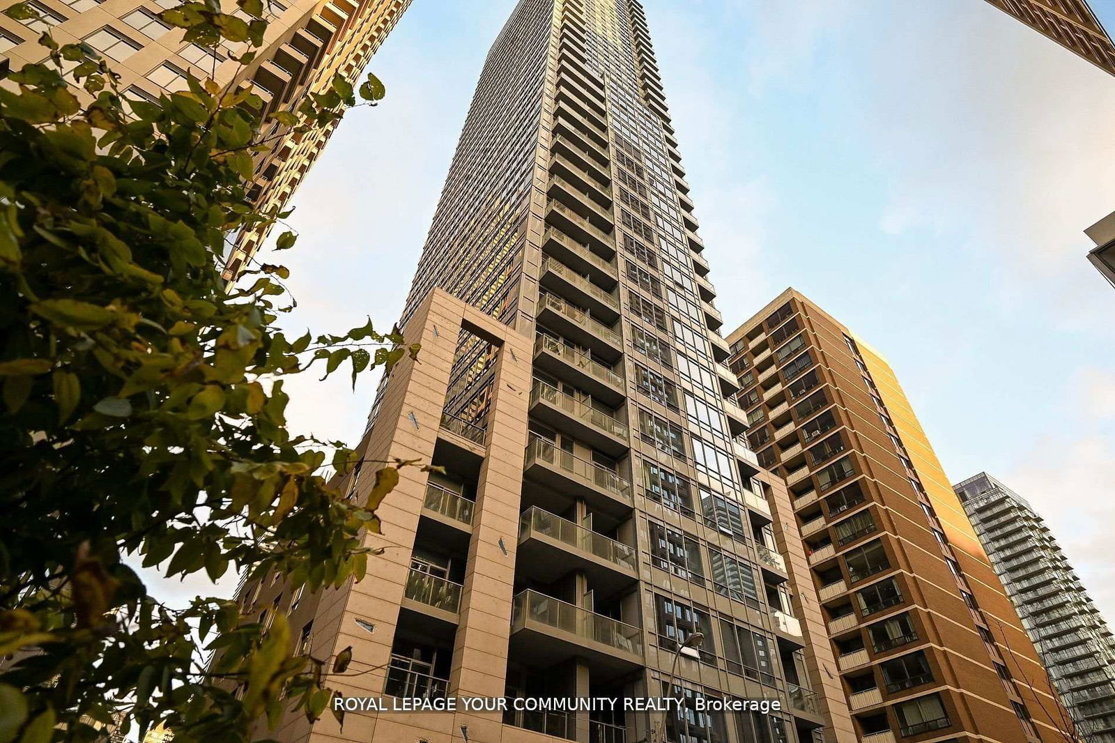 Condo for sale at Ph 35-21 Balmuto Street, Toronto, Bay Street Corridor, M4Y 1W4 - MLS: C12124990