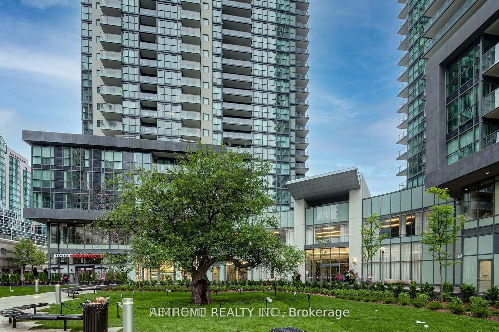 Property at 5168 YONGE