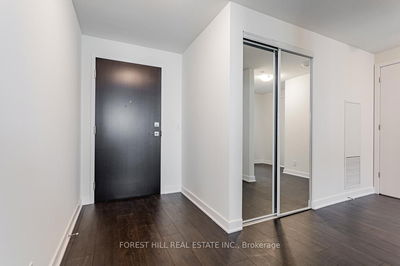 Unit 5701 — 2221 Yonge St, Toronto - Mount Pleasant West image-0-3