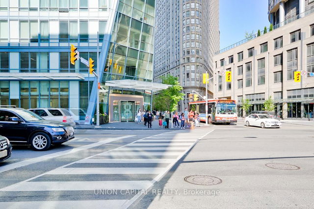 1806 - 8 The Esplanade Street