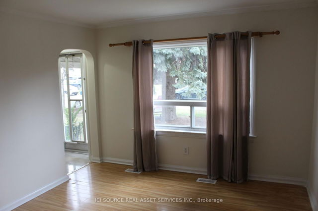 8 Talbot Road