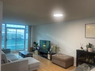 Ph08 - 30 Grand Trunk Crescent