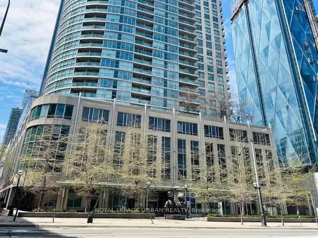 Condo for lease at 2205-18 Yonge Street, Toronto, Waterfront Communities C1, M5E 1Z8 - MLS: C12125338